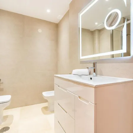 Apartamento La Carihuela Beachfront Ii - Comfort, Style & Sea Views Torremolinos